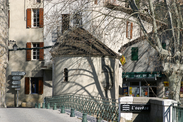 La Chapelle Du Pont Et Le Bar Du Pont